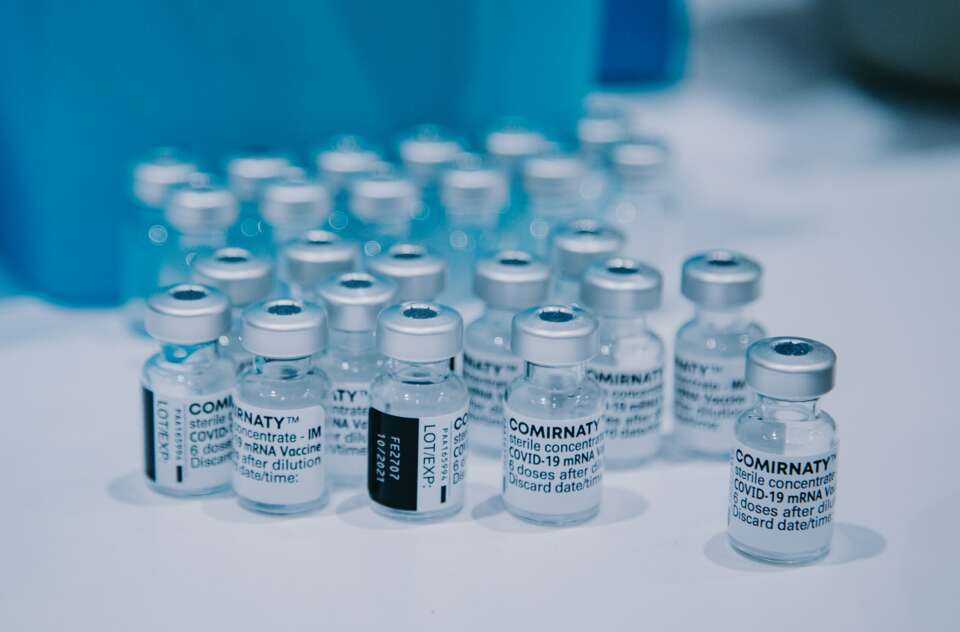 Vaksin Pfizer BioNTech Comirnaty